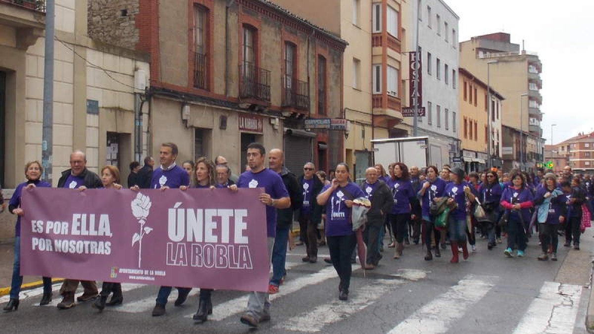 Decenas de roblanos se sumaron ayer al acto reivindicativo.