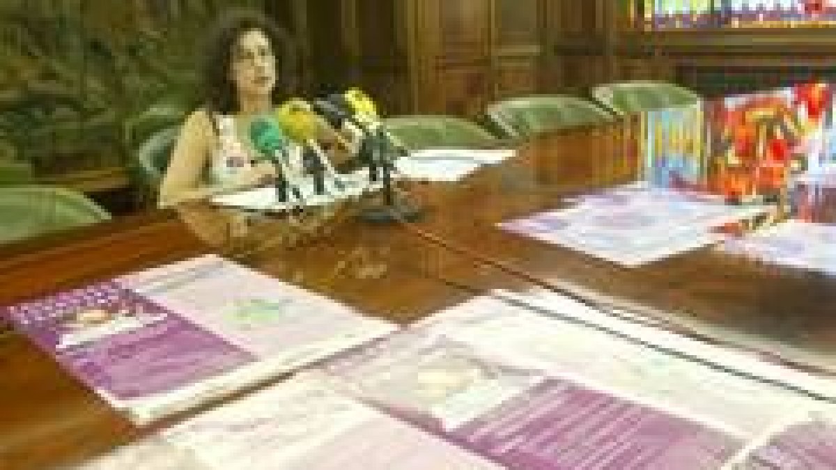 La concejala de la Mujer, Teresa Gutiérrez, durante la presentación de estas actividades