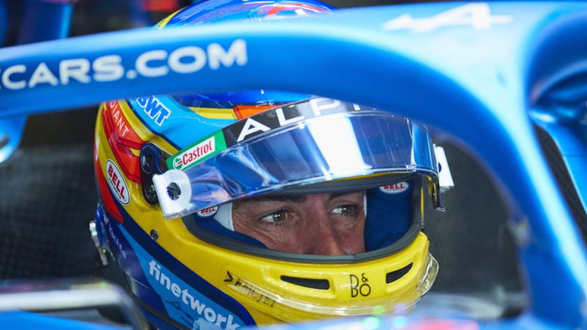 Fernando Alonso llega a su 19ª temporada en Fórmula 1 con la ilusión de un novato. ALEJANDRO GARCÍA