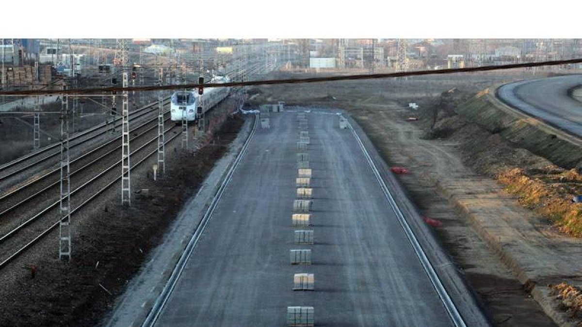 Obras del AVE en el tramo Palanquinos-Palencia.