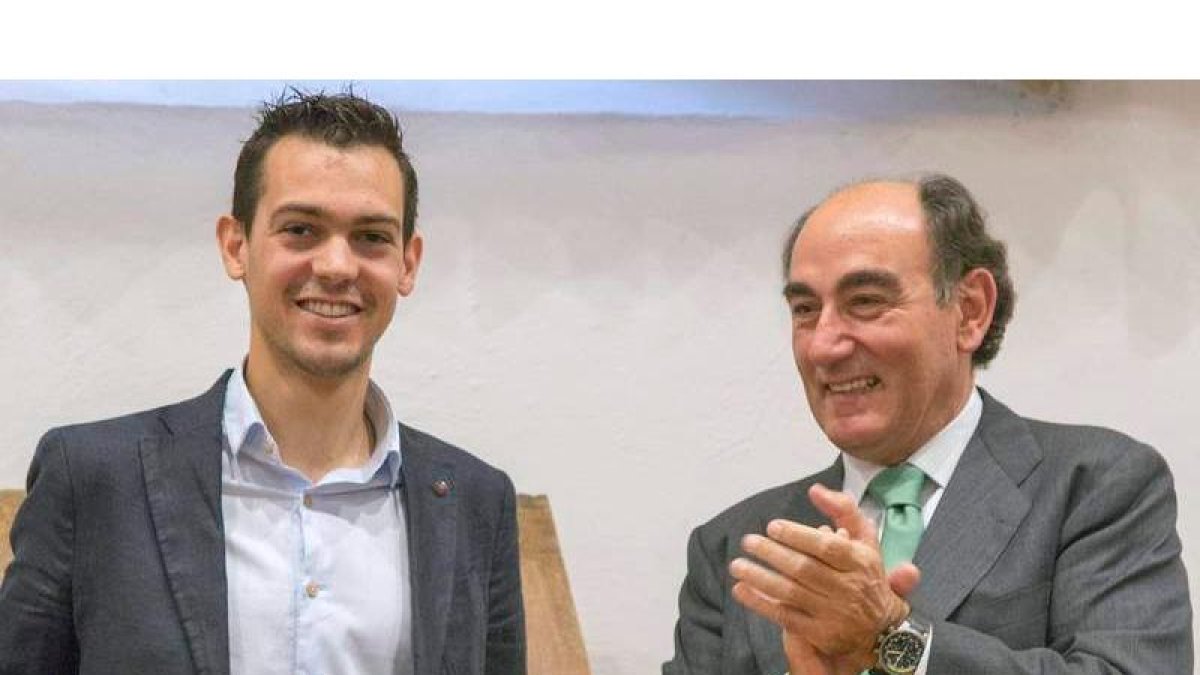 Galán, en la entrega de uno de los premios, ayer, en Salamanca.