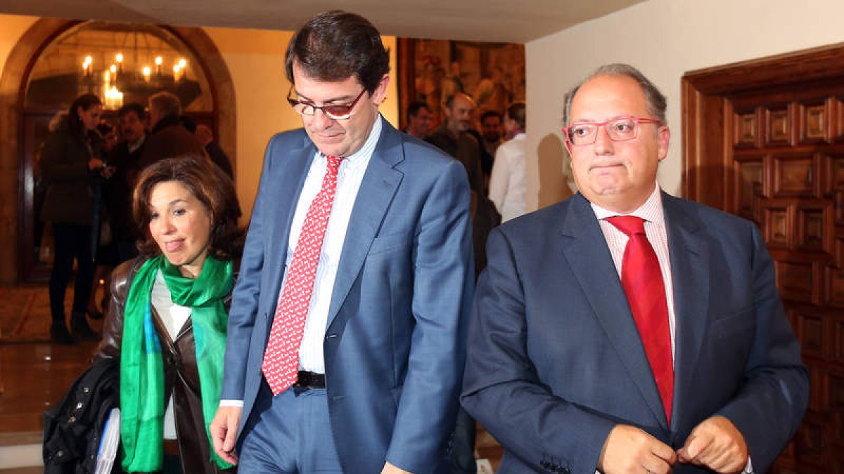 Sopeña, Mañueco y Fernández, tras el comité