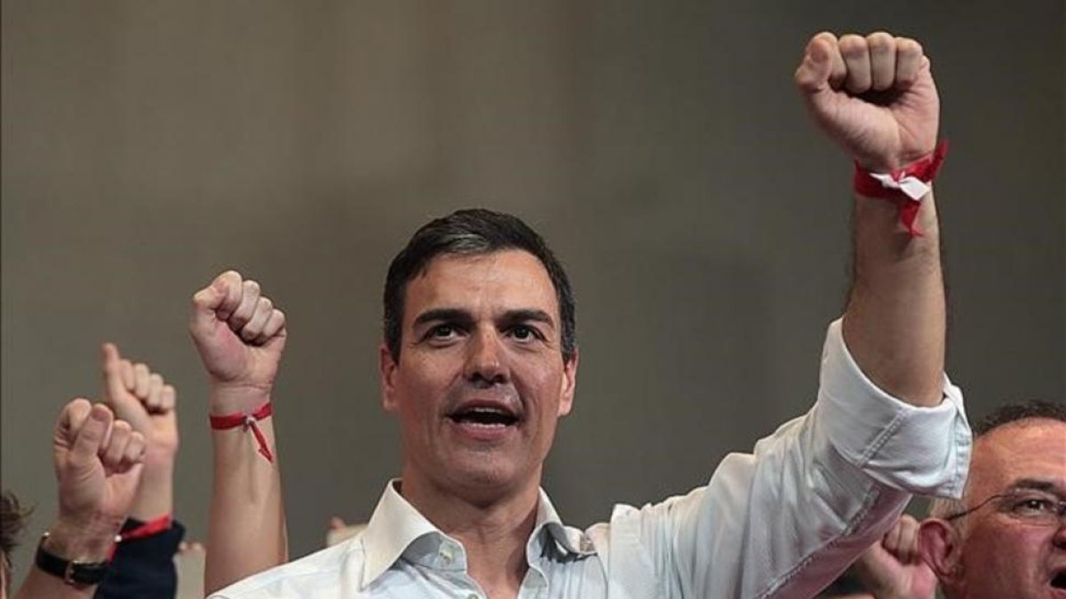 Pedro Sánchez, durante un acto con militantes, en Cádiz.
