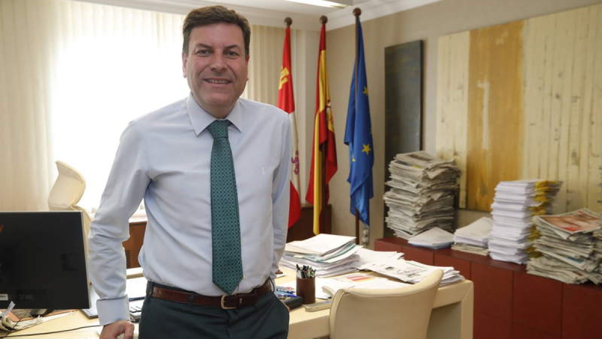 El consejero de Empleo, Carlos Fernández Carriedo. RAMIRO