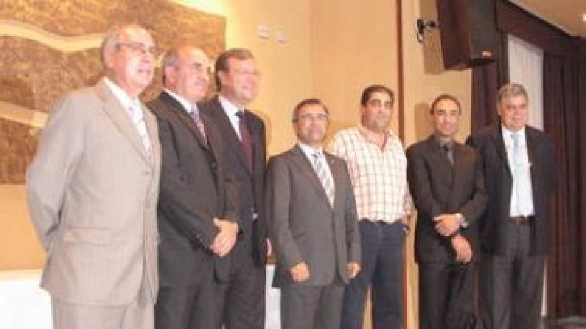 Toral, Sarmiento, Silván, Palazuelo, Martínez, Flórez y Fuertes, en la gala de anoche.