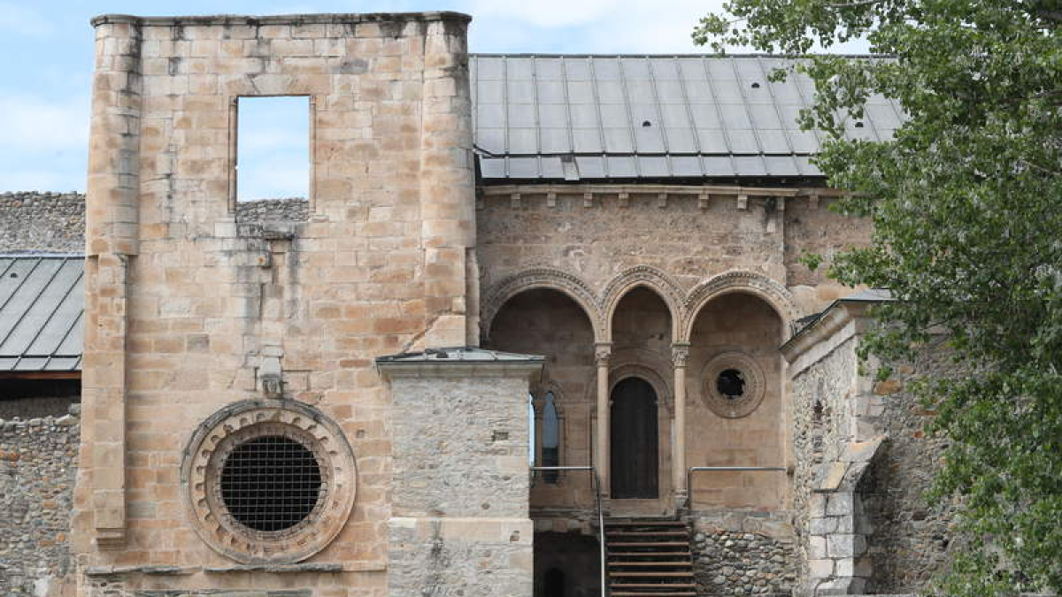 Imagen reciente del Monasterio de Carracedo.