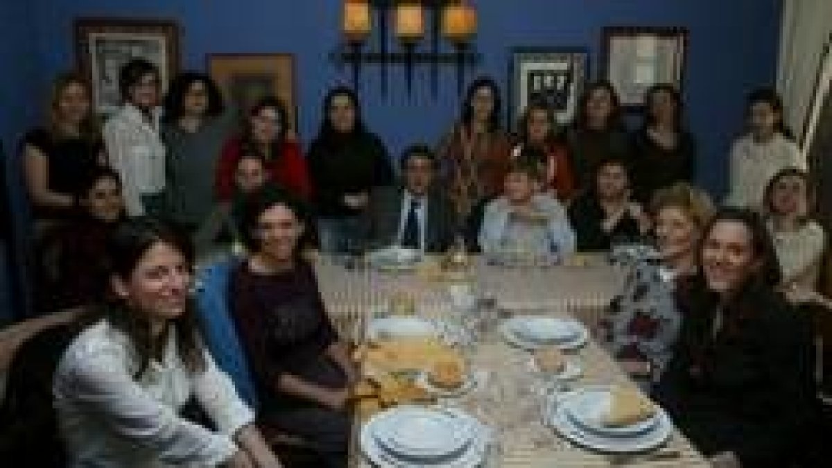 Las mujeres periodistas, durante la comida a la que acudió Javier García Prieto