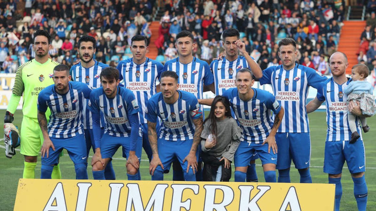 Aunque no mantuvo el primer puesto, la Deportiva colidera la clasificación en su grupo de 2ª B. L. DE LA MATA