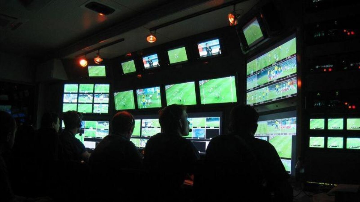 Control de realización de la retransmisión de un clásico.