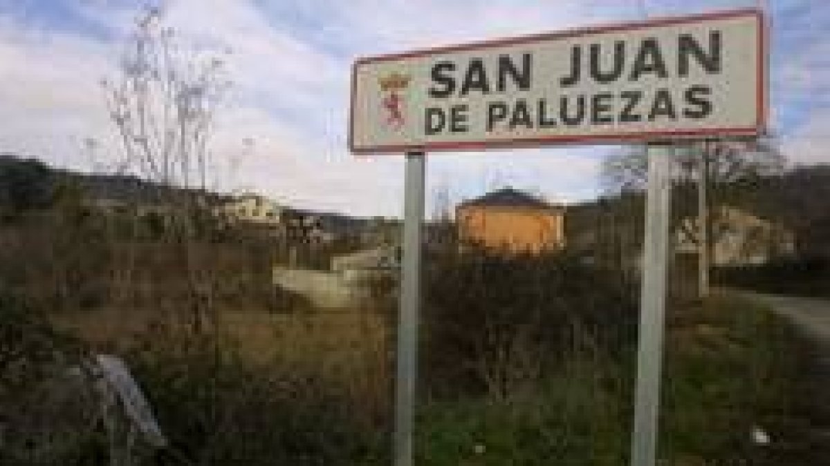 Las farolas traen de cabeza a los vecinos de San Juan de Paluezas