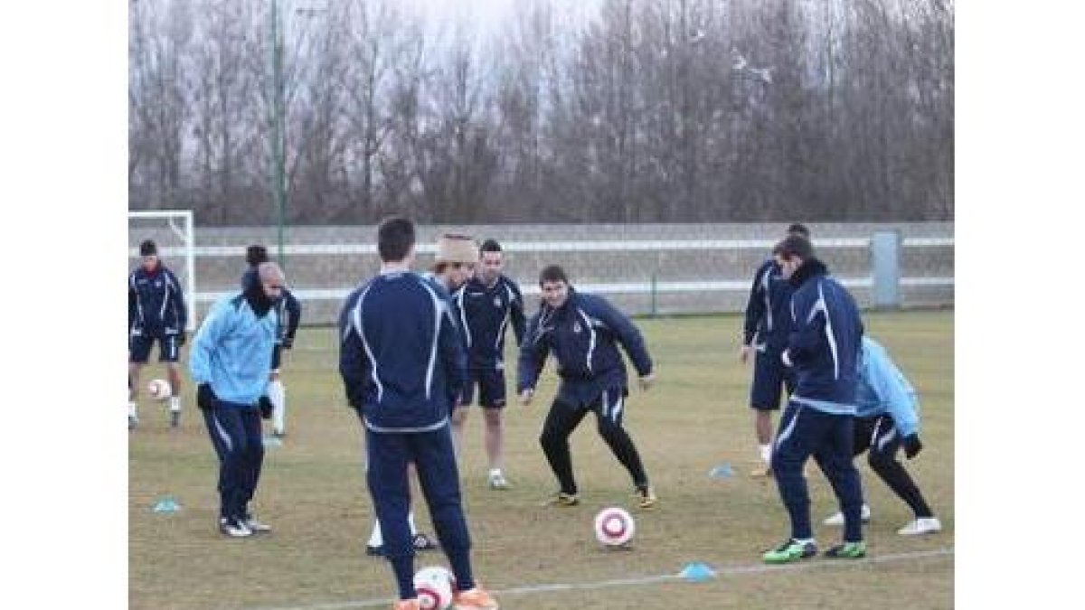 La Cultural entrenó ayer para preparar el choque contra el Guijuelo.
