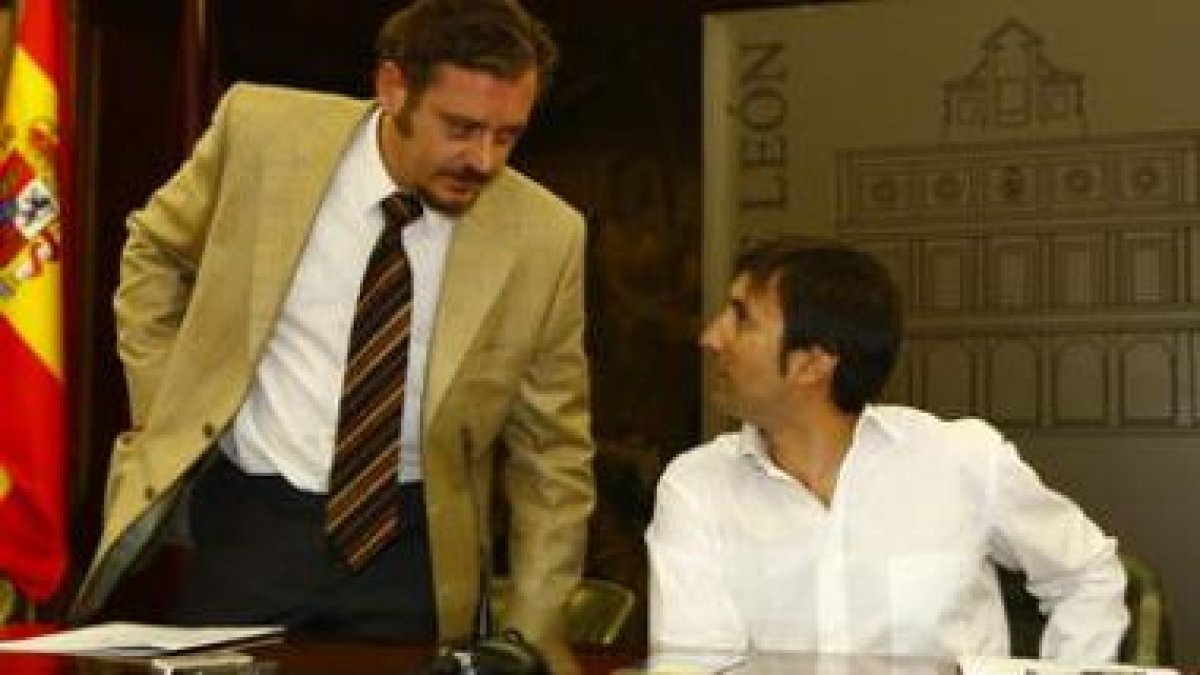 Jorge Jové Sandoval y Francisco Gutiérrez, durante la presentación ayer de los actos de los Días Sol