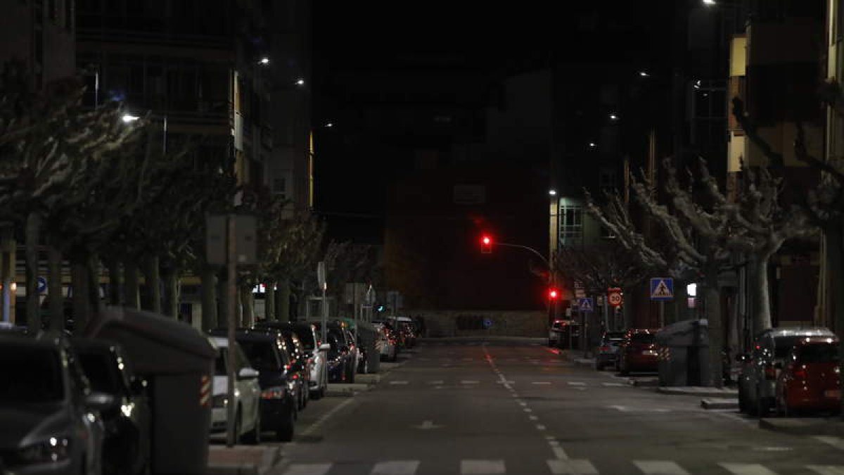 Mariano Andrés es una de las calles en las que se midió la deficiente iluminación. MARCIANO PÉREZ