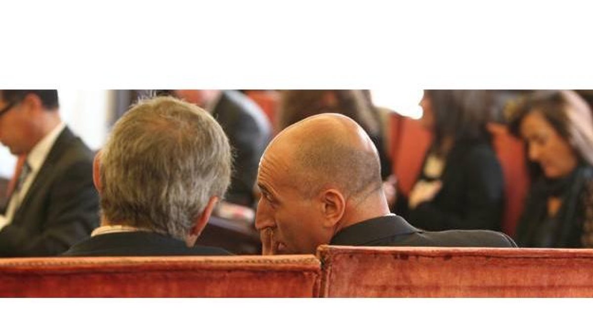 José Antonio Díez en un pleno del Ayuntamiento de León
