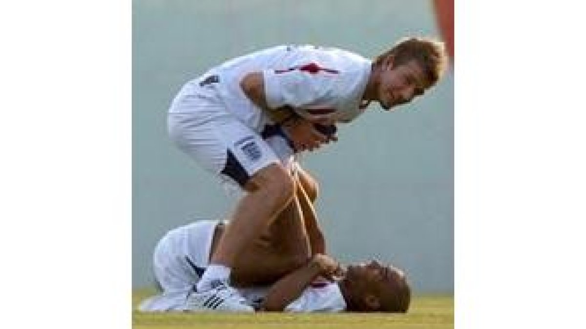 David Beckham, arriba, es la gran esperanza de Inglaterra en este Mundial