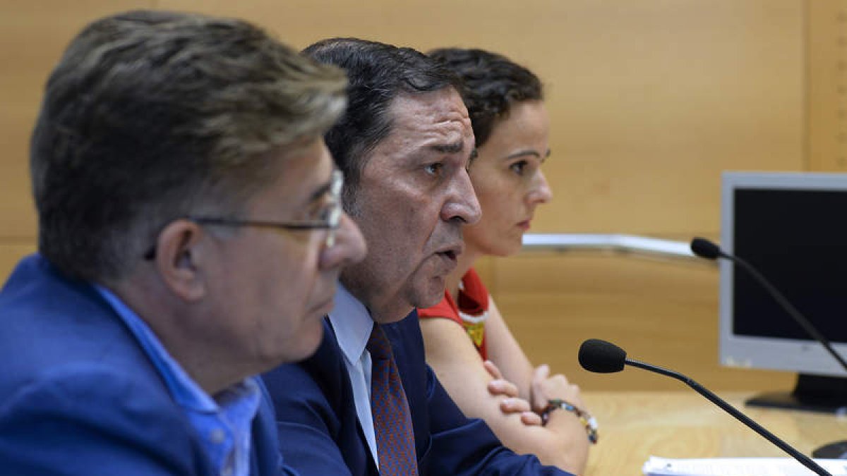 El consejero de Sanidad, Antonio María Saéz. NACHO GALLEGO