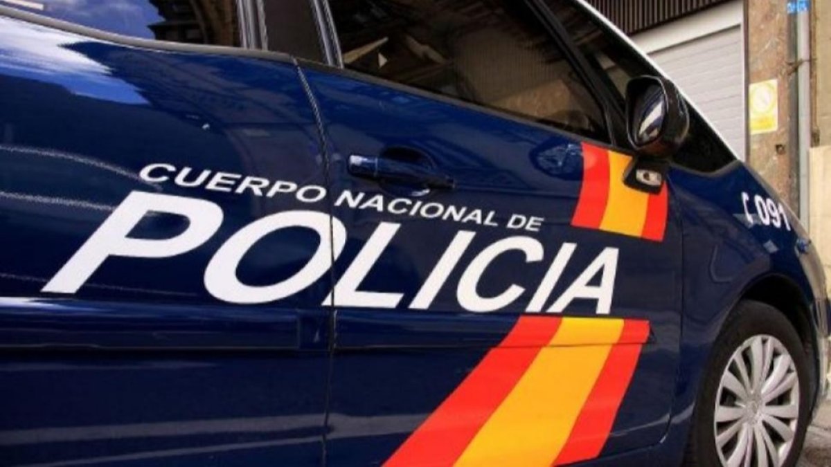 Vehículo de la Policía Nacional. DL