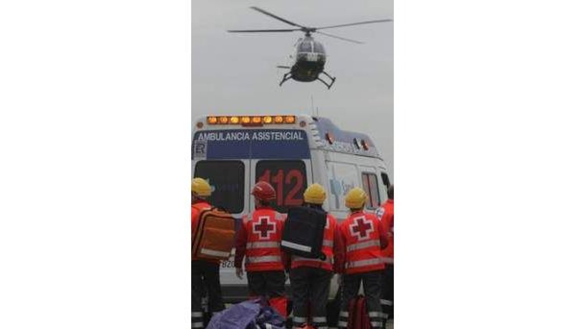 Operación de emergencias tras un aviso al 112 en León.