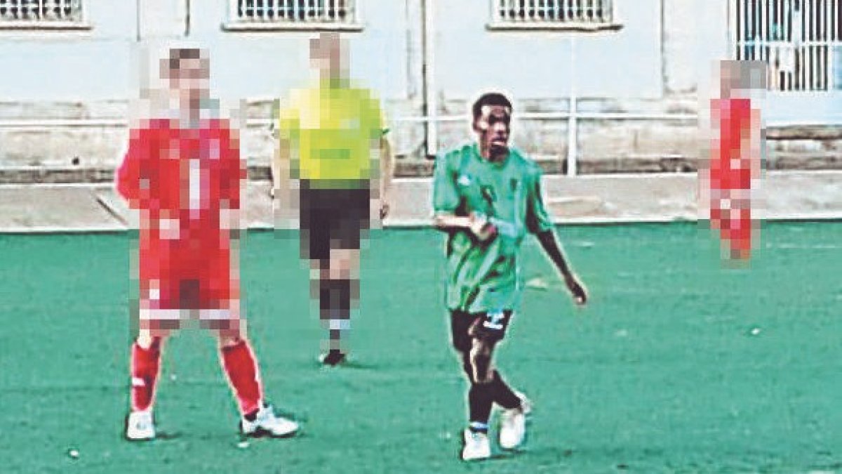 Aarón Jersey, en el centro de la imagen con la camiseta verde. DL