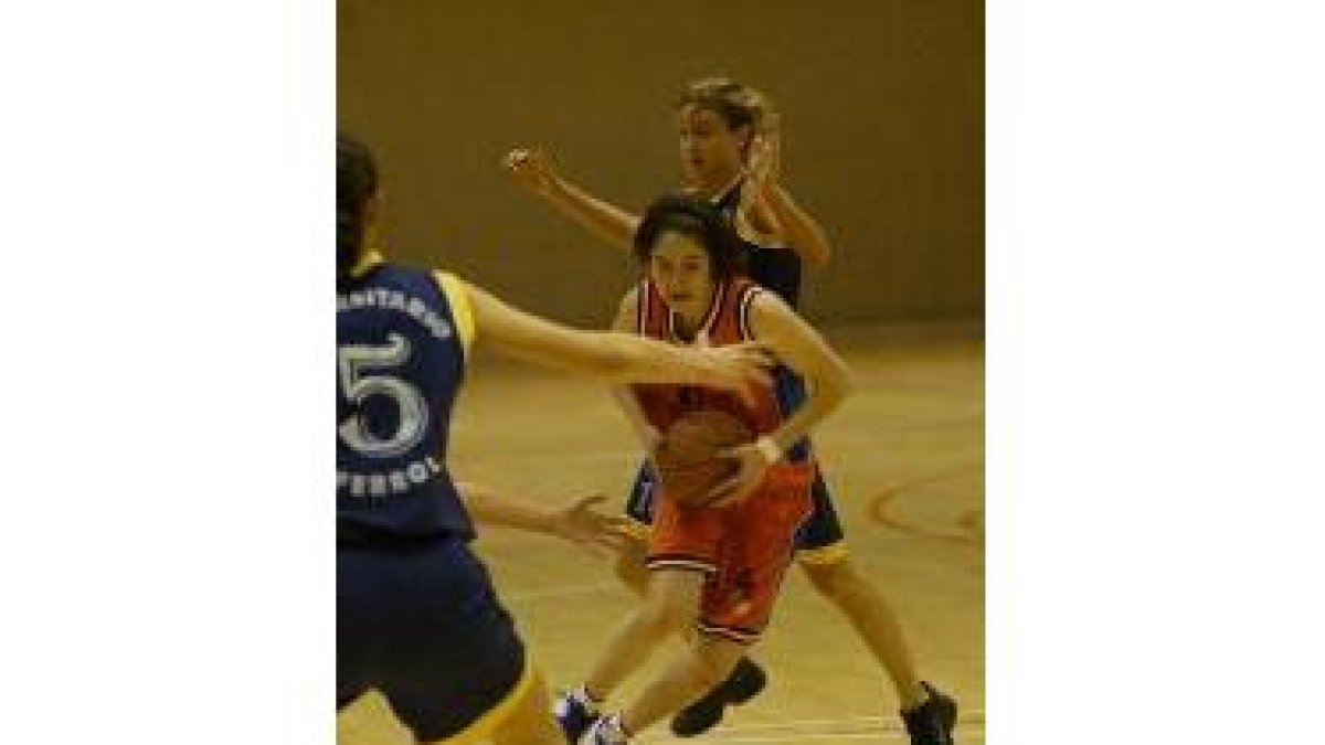 Sara dirigió el juego de Mercaleón con extrema agilidad