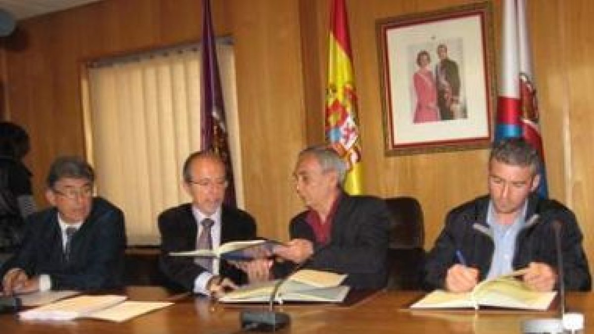 Jesús Esteban, Jorge Marquínez, Julio Anta y Alider Presa, ayer en Bembibre.