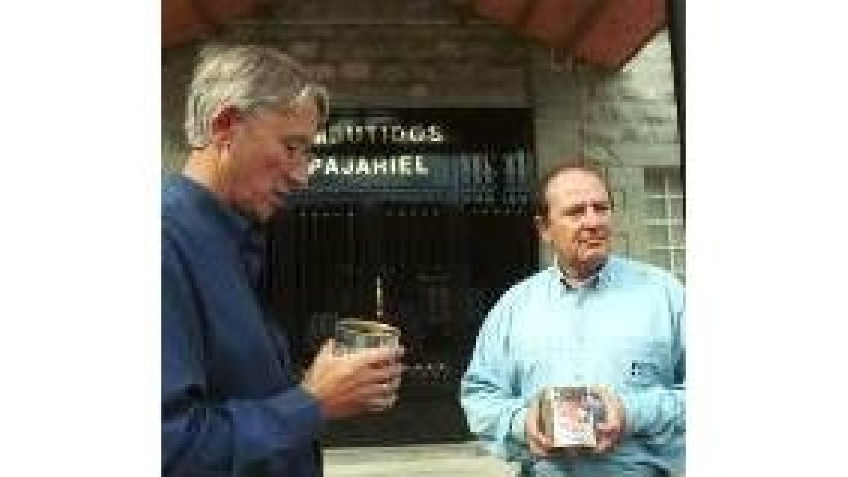 Los industriales de Friber, en la presentación de uno de sus productos