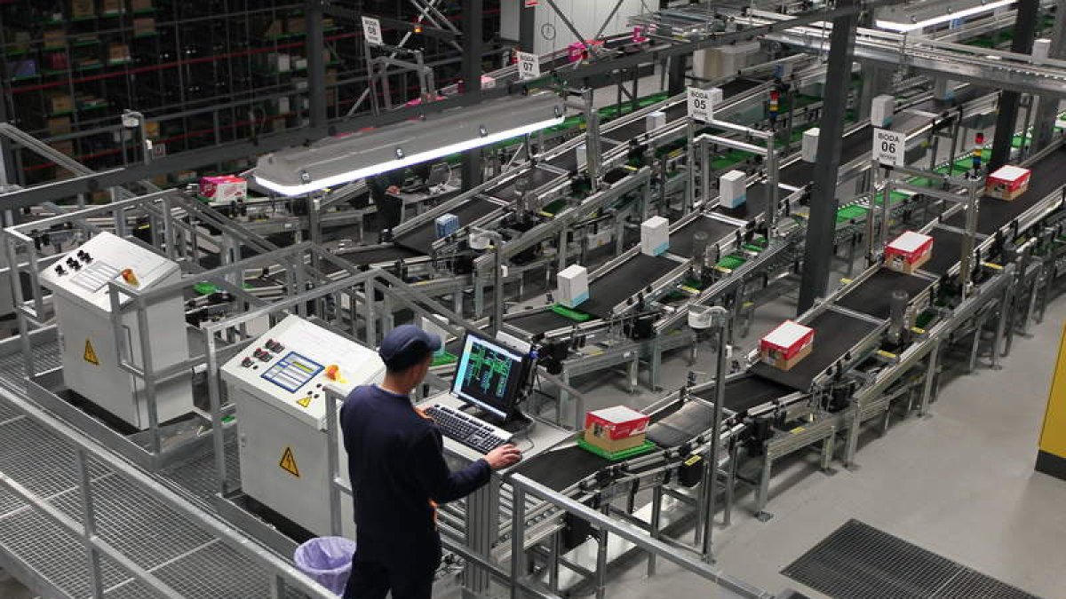 El centro logístico de Mercadona en el polígono de Villadangos.
