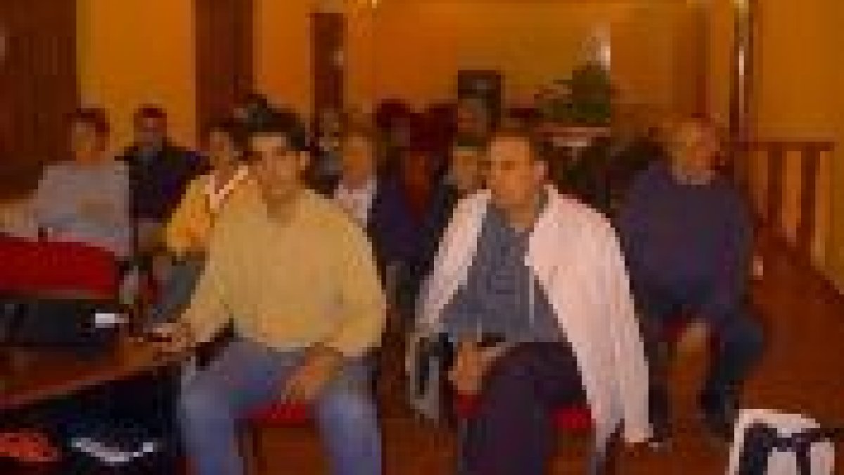 El Val de San Lorenzo acogió una charla sobre el siglo en la comarca