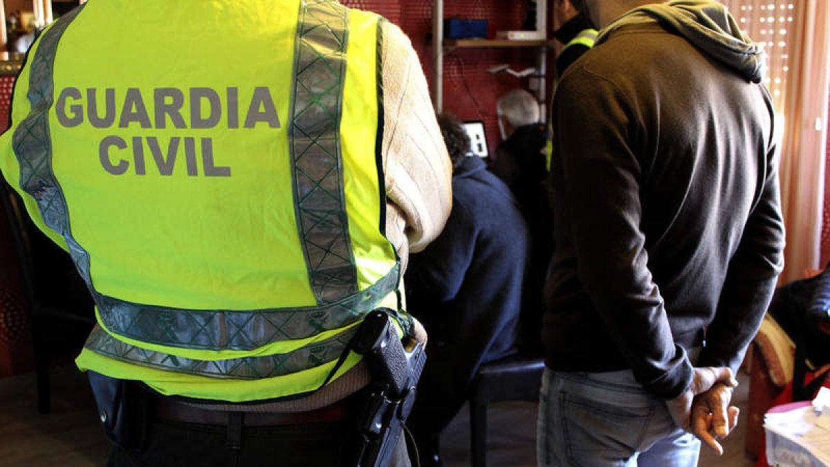 La Guardia Civil realizó la investigación tras la denuncia inicial. DL
