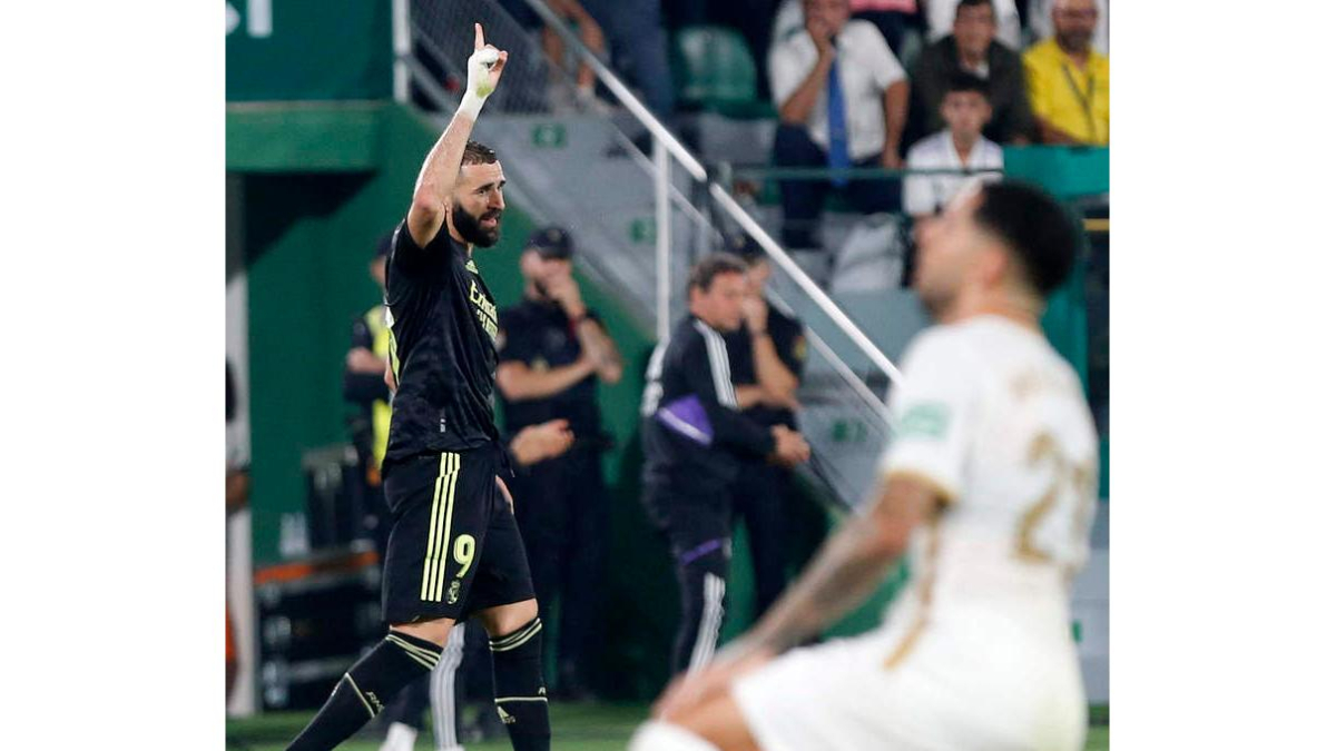 Benzema, flamante ‘Balón de Oro’ anotó el segundo gol para el Real Madrid frente al Elche. LORENZO