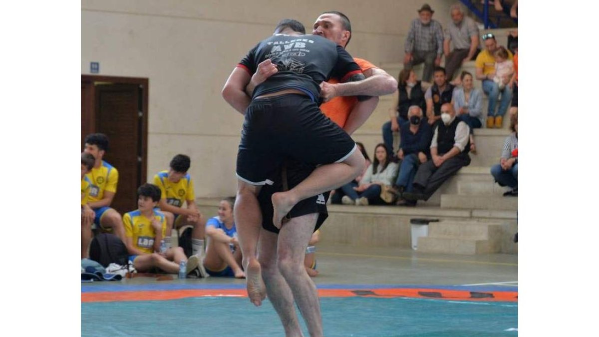 Guillermo González y Jesús Cabero, durante su combate. Á. Q.