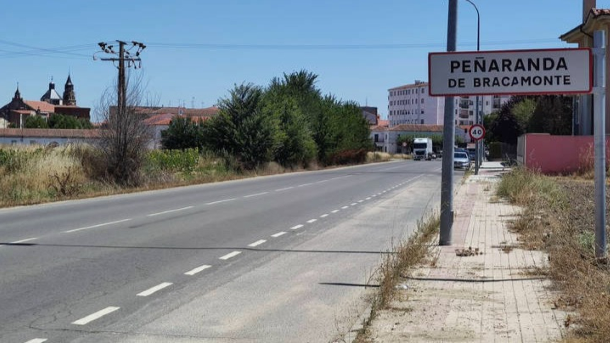 Una mujer de avanzada edad, de 95 años según fuentes de la Junta, falleció en la madrugada de este domingo tras una celebración en una finca de bodas en la que unas 40 personas tuvieron que ser atendidas por una intoxicación alimentaria que se encuentra en investigación. JMGARCÍA