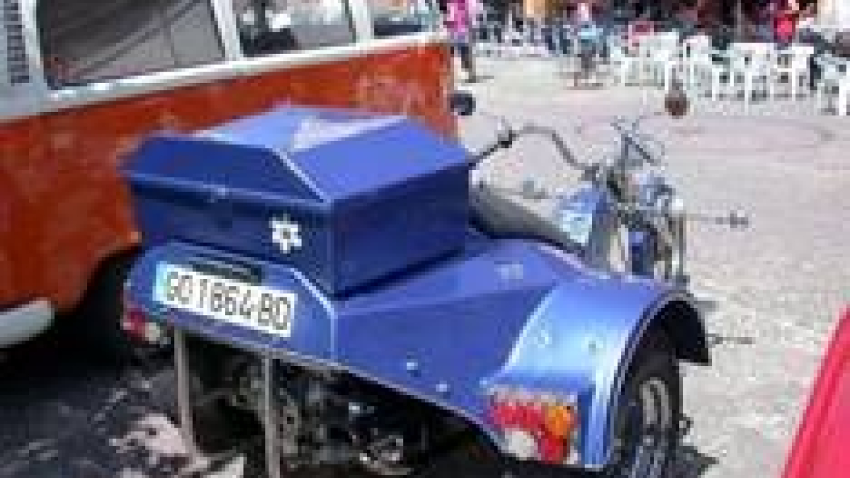 Los míticos vehículos de la Volkswagen se exhibieron en la plaza