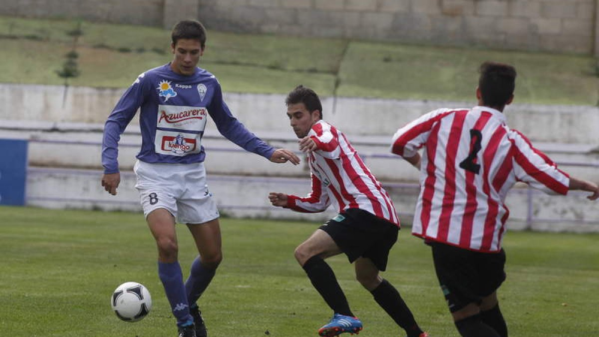 El equipo bañezano sumó ante el Navega tres puntos que le acercan un poco más al ascenso.