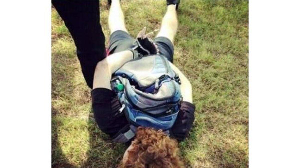 Imagen del presunto autor de los apuñalamientos, detenido por la policía.