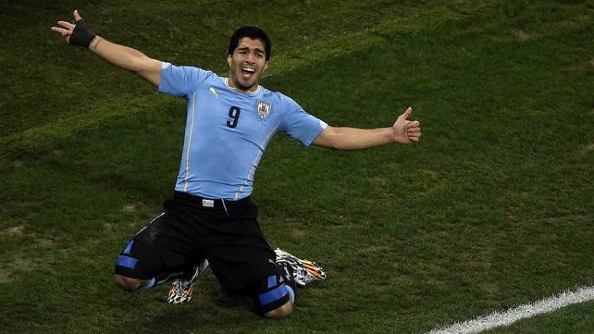 Luis Suárez celebra un gol durante el Mundial de Brasil.