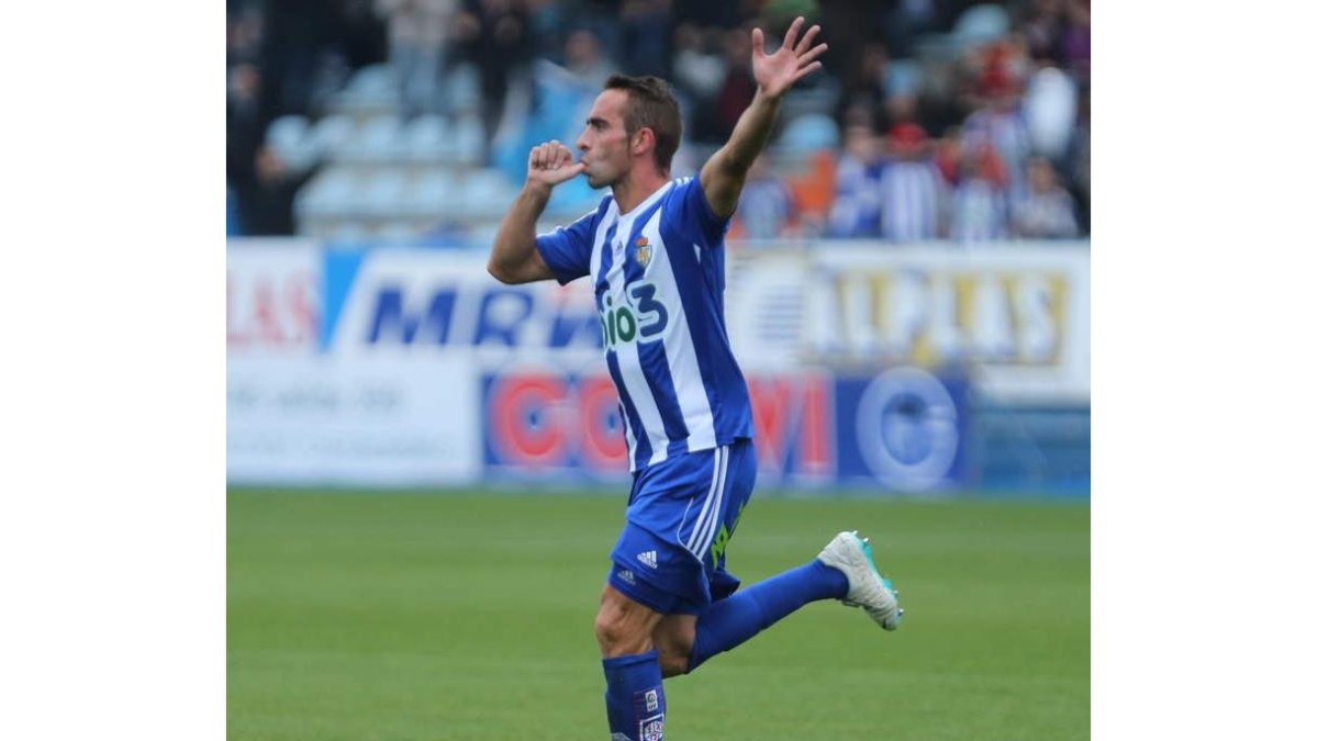 Alberto Aguilar se estrenó como goleador esta temporada ante el Barcelona B