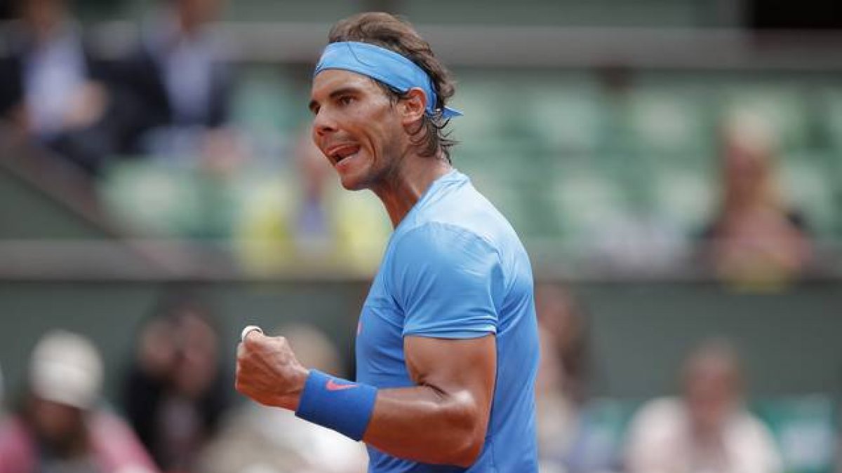 Nadal, durante el partido que ha disputado este jueves contra Almagro, en Roland Garros.