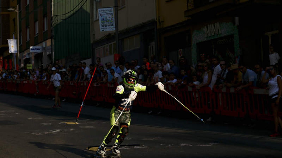 La segunda jornada del Mundial de alpino en línea amplió el cuadro de honor. SARA CAMPOS