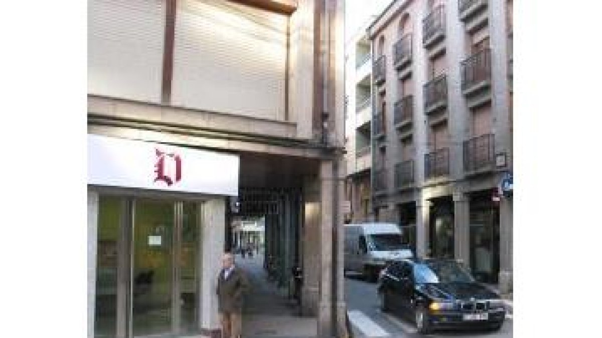 En el número 1 de la histórica calle se encuentra actualmente la delegación de este periódico