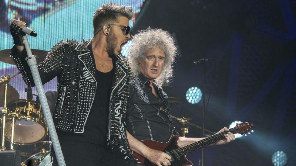 Queen, con Adam Lambert como vocalista, y Brian May, en mayo del 2016 en Barcelona.