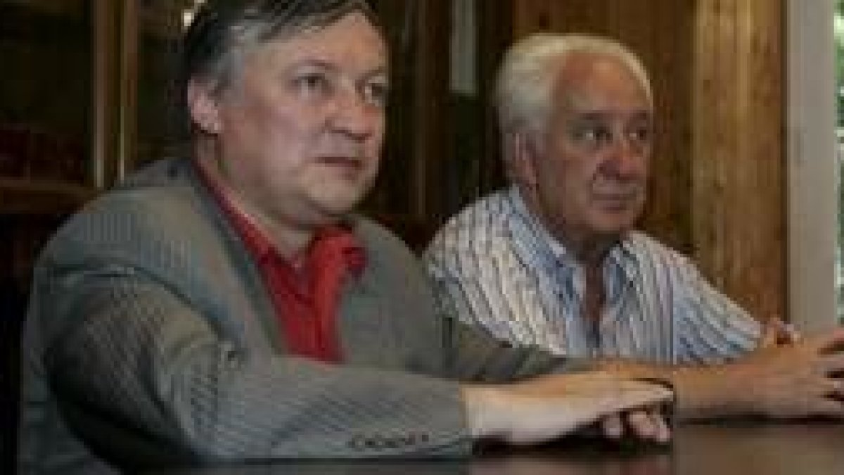 Anatoly Karpov durante su participación en el coloquio de ayer