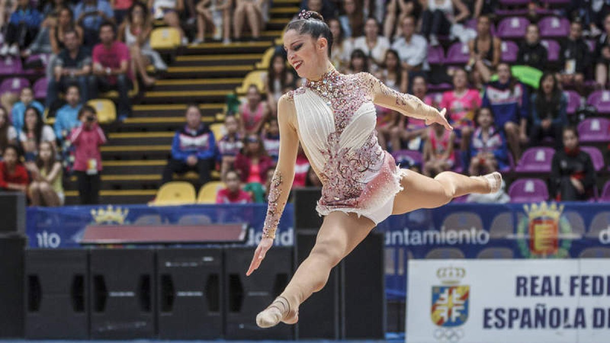 Carolina Rodríguez disputa hasta hoy en Sofía la Copa del Mundo de gimnasia rítmica.