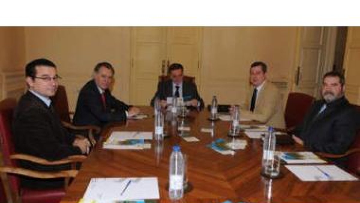 Carlos Gómez, Francisco Alvarez, Miguel Alejo, José Carlos De Marco y Baltasar Fernández, se reunier
