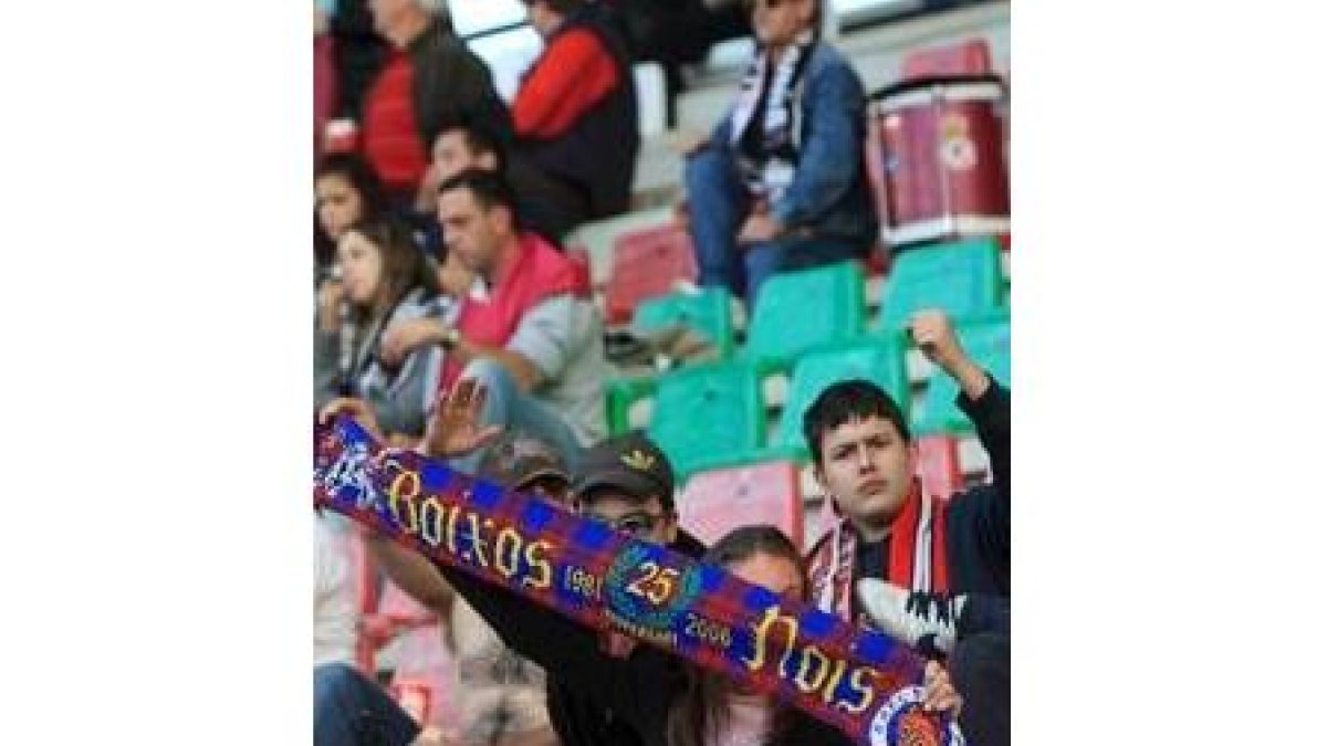 Los culturalistas también mostraron emblemas de otros clubes