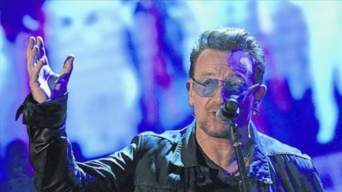 Bono, durante su actuación en 'Che tempo che fa', programa de la televisión italiana, el pasado 12 de octubre.