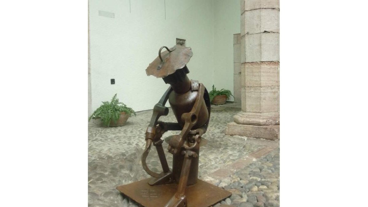 Una de las esculturas que forman parte de la exposición.