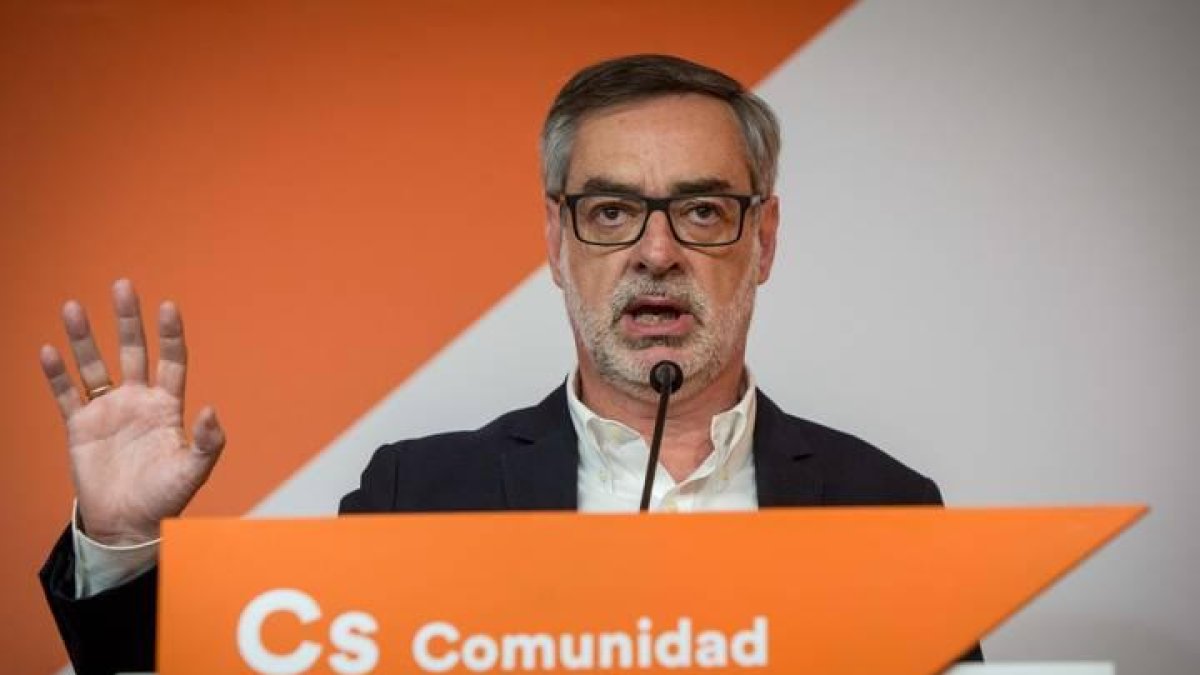 El secretario general de Ciudadanos, José Manuel Villegas, ha exigido hoy en Valencia, que el presidente del Gobierno, Mariano Rajoy, convoque elecciones generales en las próximas semanas