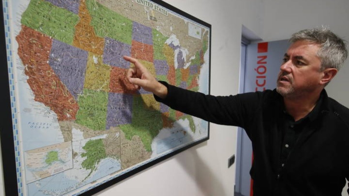 Joaquín Ramírez, en una de las dependencias de Tecnosylva, que ha lanzado a nivel internacional. ramiro