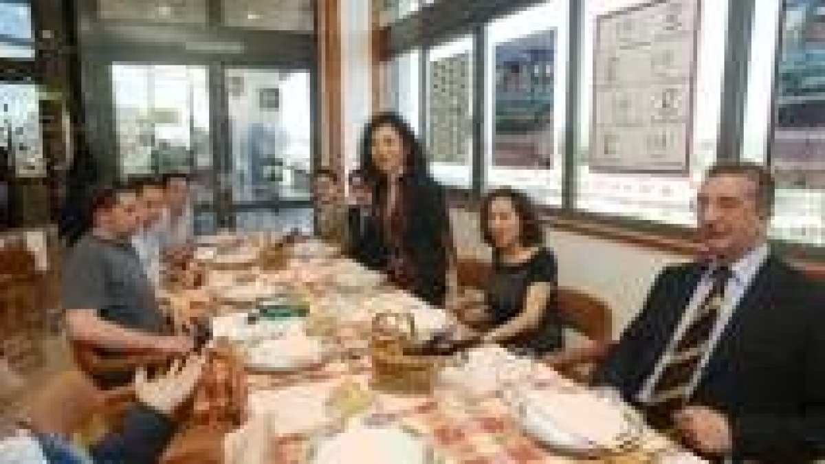Eugenia Rico durante el almuerzo de presentación de su obra